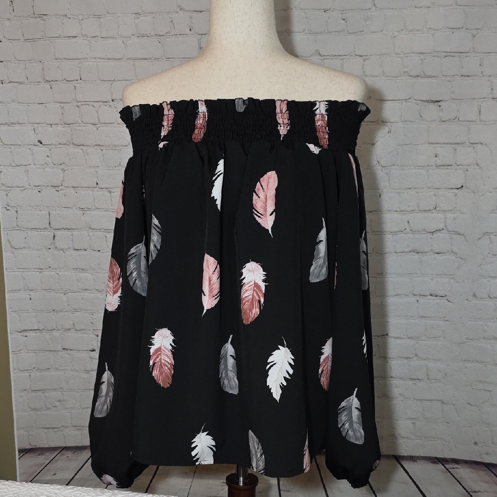 Greathe Boho Off Shoulder Feather Print Flowy Top M